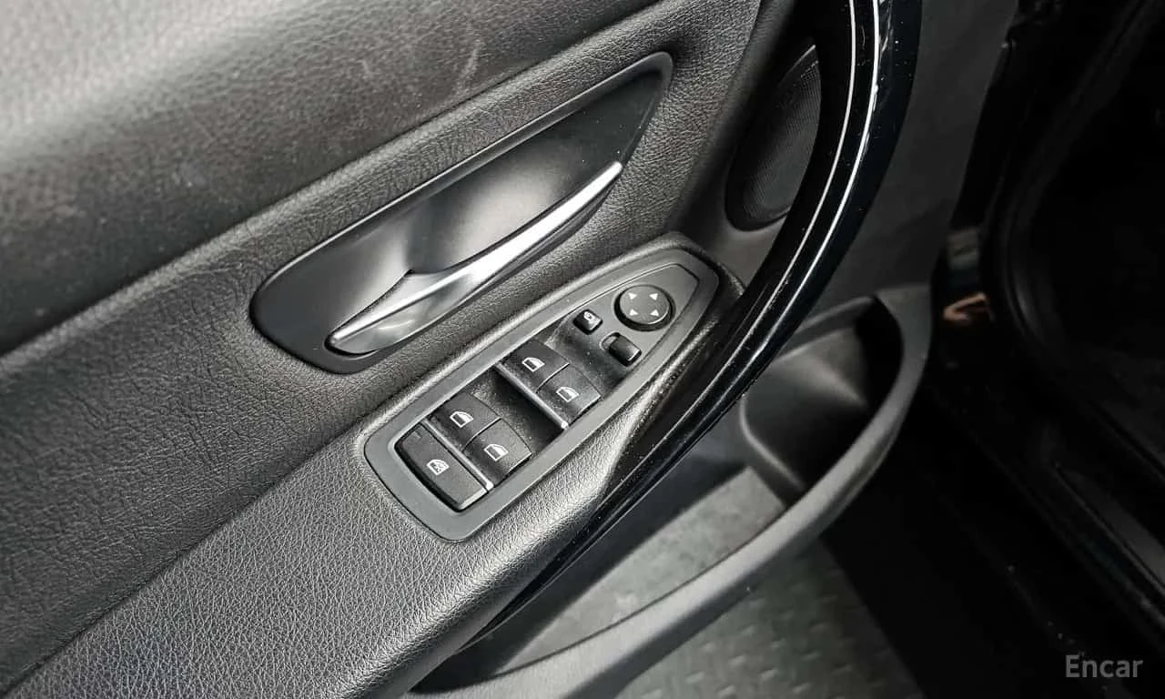 BMW 320 ED EDITION * ФИКСИРАНА ЦЕНА ДО БЪЛГАРИЯ* , снимка 11 - Автомобили и джипове - 56314595
