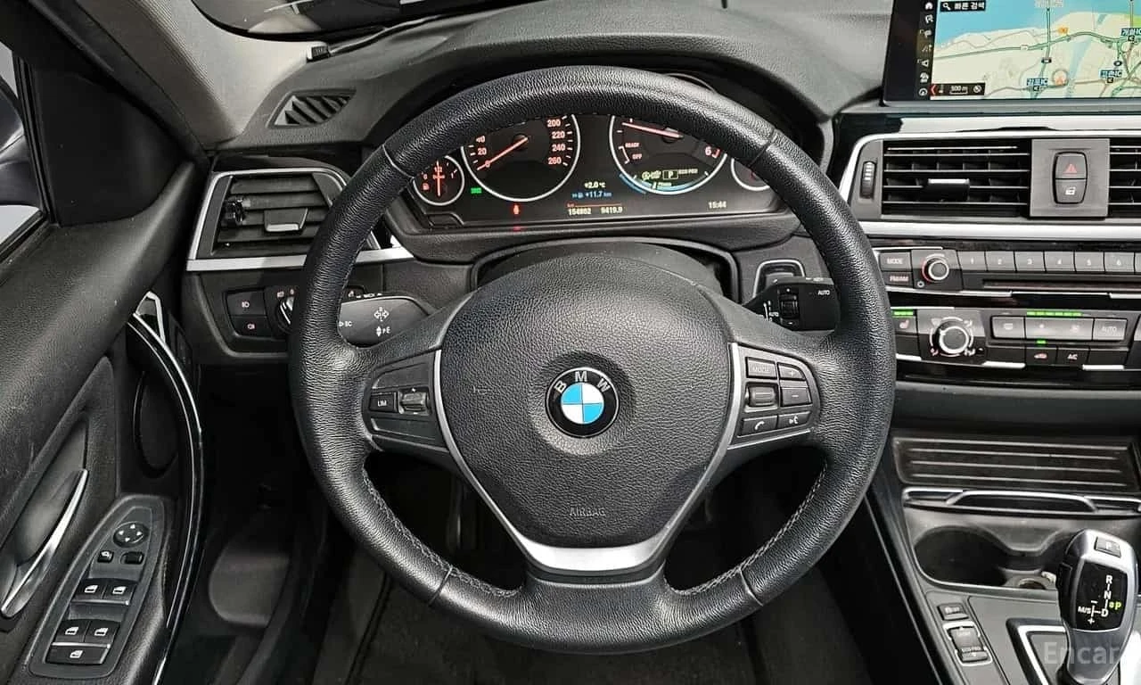 BMW 320 ED EDITION * ФИКСИРАНА ЦЕНА ДО БЪЛГАРИЯ* , снимка 13 - Автомобили и джипове - 56314595