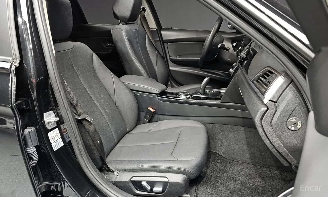 BMW 320 ED EDITION * ФИКСИРАНА ЦЕНА ДО БЪЛГАРИЯ* , снимка 10 - Автомобили и джипове - 56314595