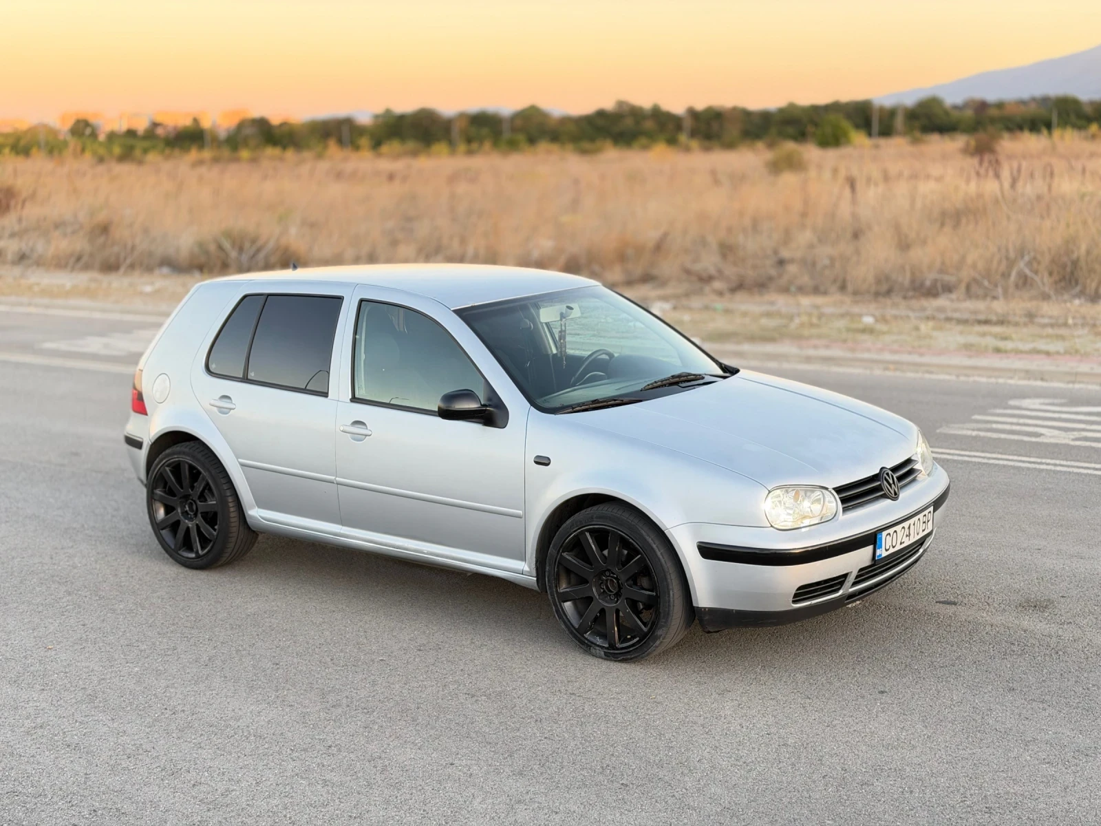 VW Golf, снимка 2 - Автомобили и джипове - 56357069