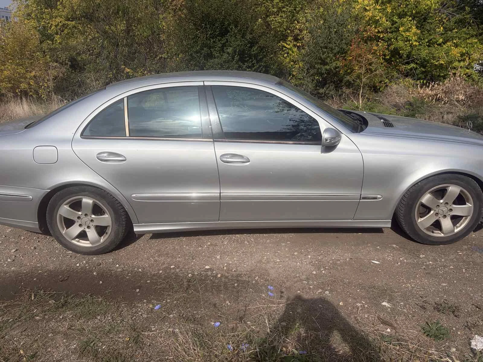 Mercedes-Benz E 270, снимка 4 - Автомобили и джипове - 56576669