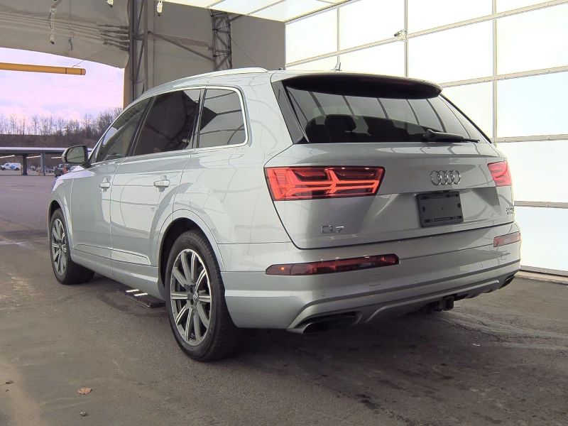 Audi Q7 Premium Plus* Дистроник* Full LED* 360* Bose 3D* , снимка 6 - Автомобили и джипове - 48224135