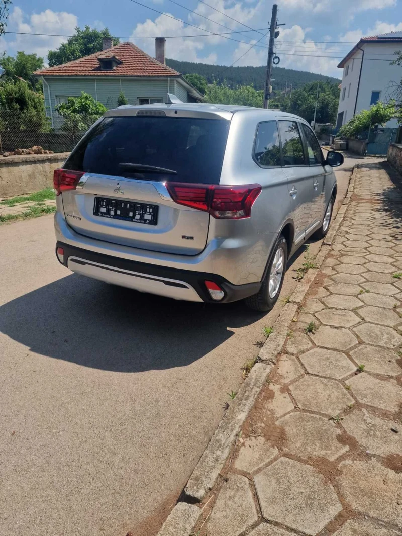 Mitsubishi Outlander 2.4L ES S-AWC, снимка 5 - Автомобили и джипове - 51647788