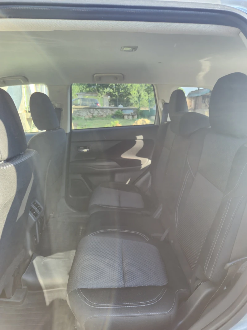 Mitsubishi Outlander 2.4L ES S-AWC, снимка 9 - Автомобили и джипове - 51647788