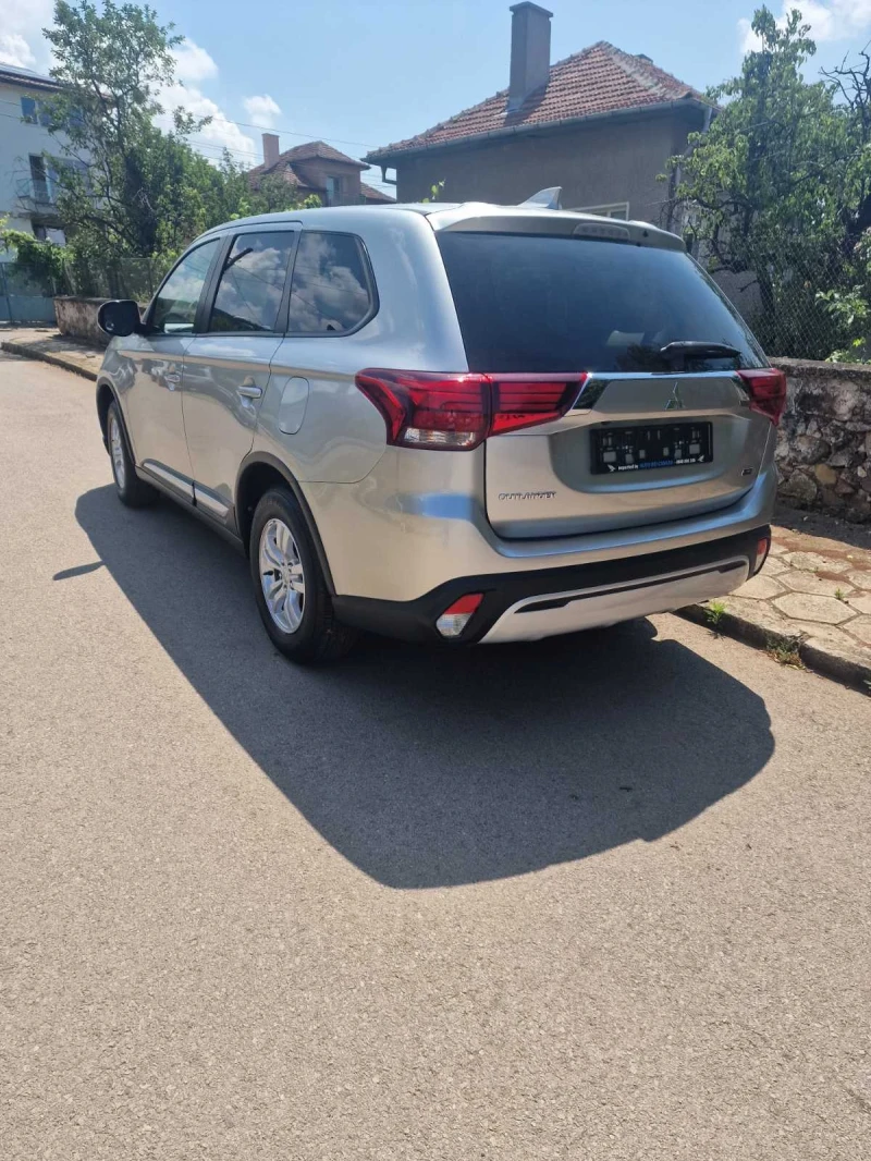Mitsubishi Outlander 2.4L ES S-AWC, снимка 4 - Автомобили и джипове - 51647788