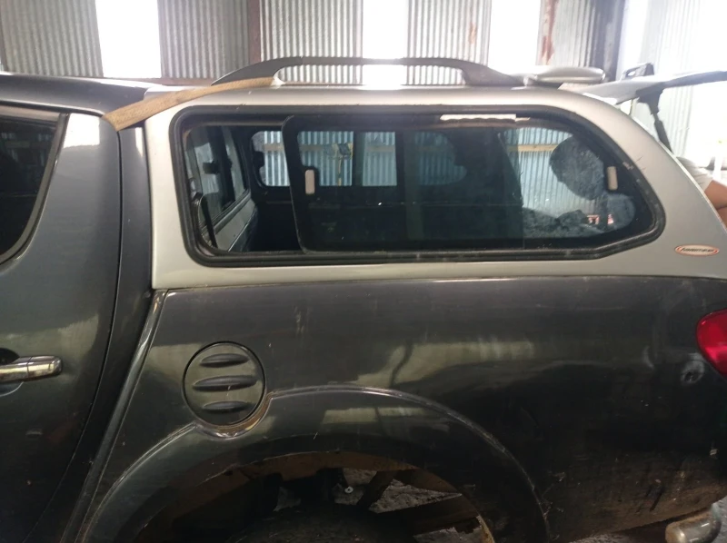 Mitsubishi L200, снимка 3 - Автомобили и джипове - 51851837