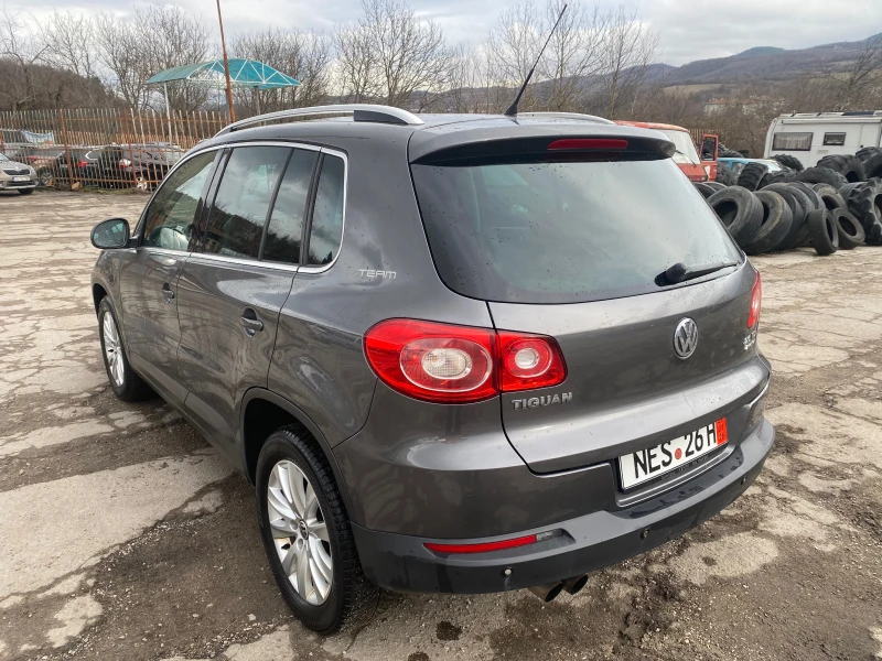 VW Tiguan 2.0TDI AUTO, снимка 5 - Автомобили и джипове - 53373460