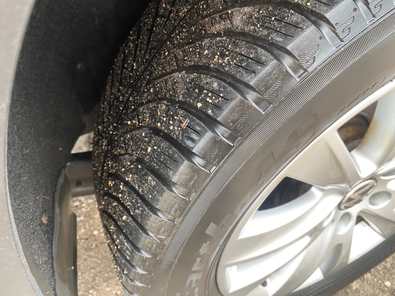 VW Tiguan 2.0TDI AUTO, снимка 13 - Автомобили и джипове - 53373460