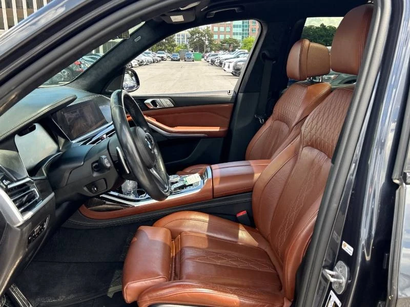 BMW X7 * xDrive40i * ЛАЗЕРИ * 7 МЕСТЕН * ОБДУХВАНЕ * 360, снимка 9 - Автомобили и джипове - 55254450