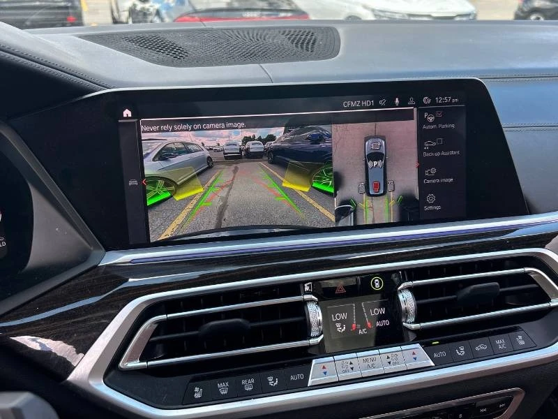 BMW X7 * xDrive40i * ЛАЗЕРИ * 7 МЕСТЕН * ОБДУХВАНЕ * 360, снимка 12 - Автомобили и джипове - 55254450