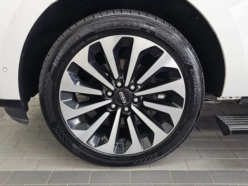Lincoln Navigator 3.5 T Automatic КРАЙНА ЦЕНА: 47620 EUR !!!РЕАЛНА К, снимка 5 - Автомобили и джипове - 55968526
