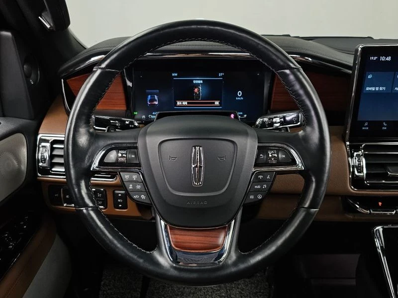 Lincoln Navigator 3.5 T Automatic КРАЙНА ЦЕНА: 47620 EUR !!!РЕАЛНА К, снимка 13 - Автомобили и джипове - 55968526