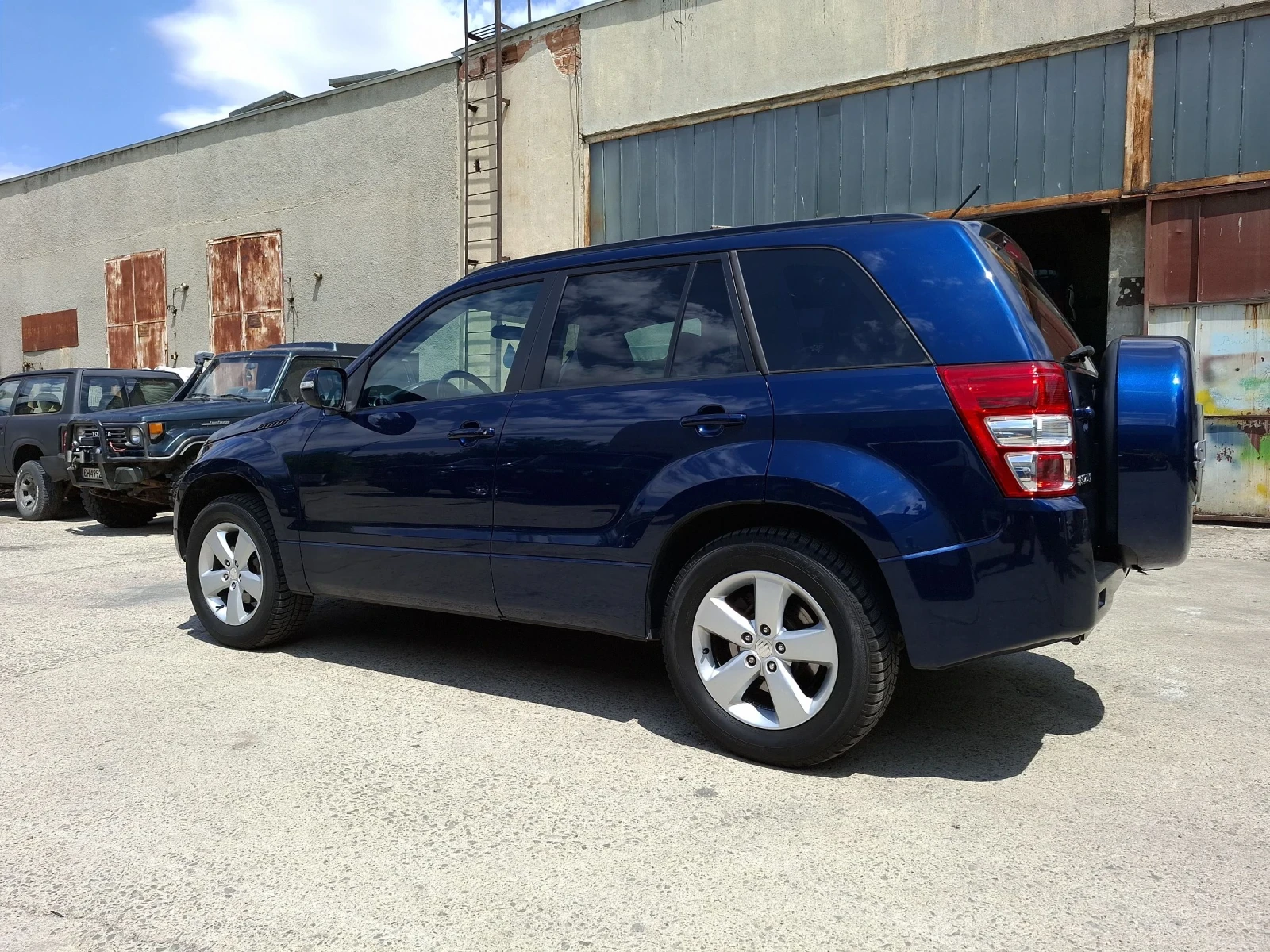 Suzuki Grand vitara 2.4 - изображение 5