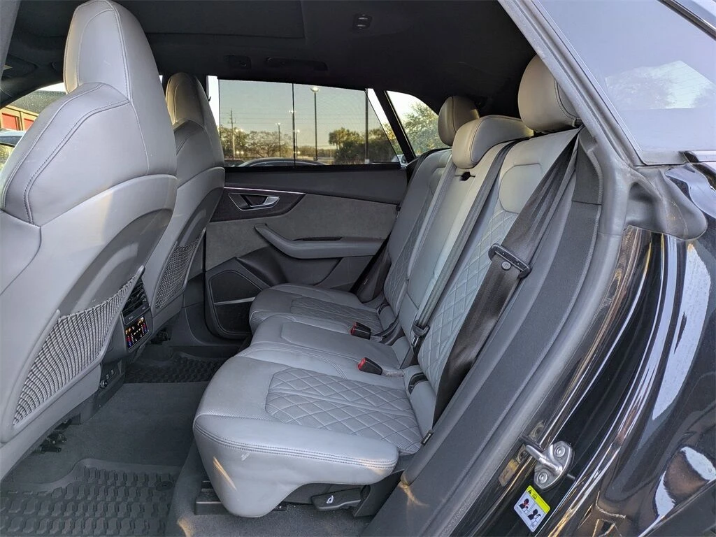 Audi SQ8 Prestige, снимка 14 - Автомобили и джипове - 53728502