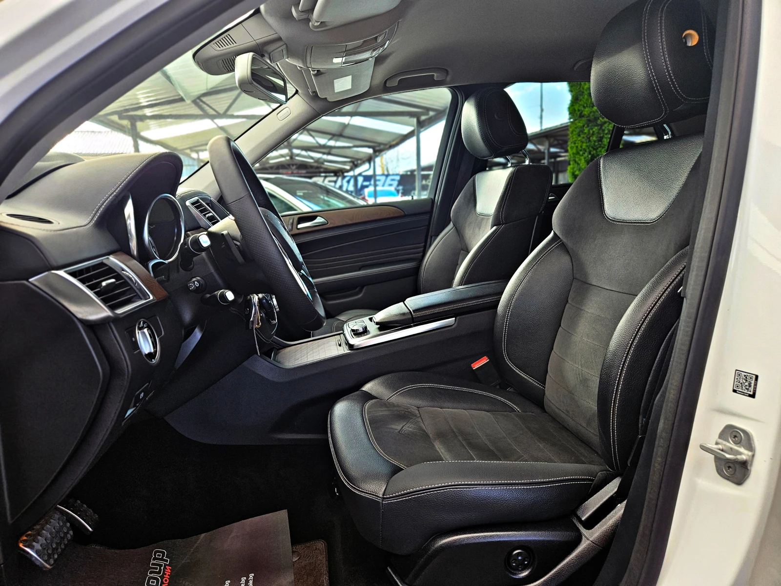 Mercedes-Benz ML 350 AMG/GERMANY/HARMAN/HEAD UP/ПОДГРЕВ/AIRMAT/ПАМЕТ/LI, снимка 15 - Автомобили и джипове - 54234383