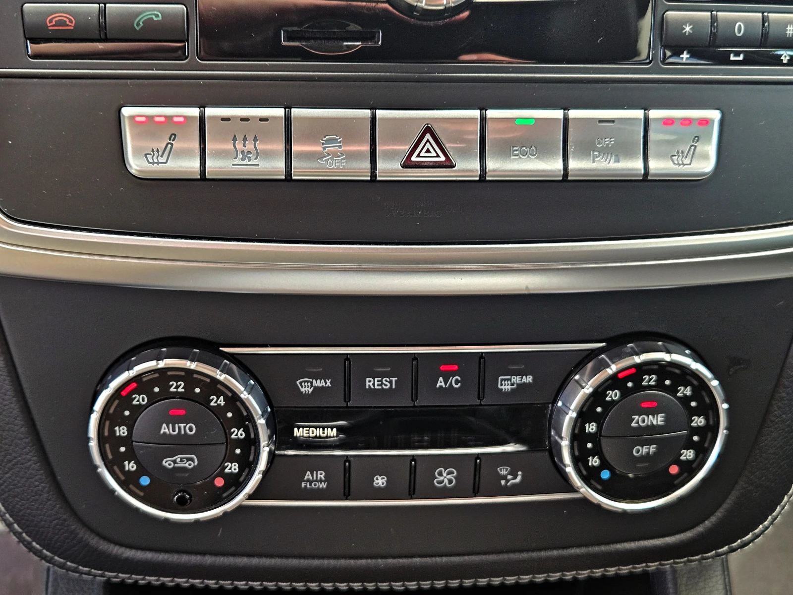 Mercedes-Benz ML 350 AMG/GERMANY/HARMAN/HEAD UP/ПОДГРЕВ/AIRMAT/ПАМЕТ/LI, снимка 11 - Автомобили и джипове - 54234383