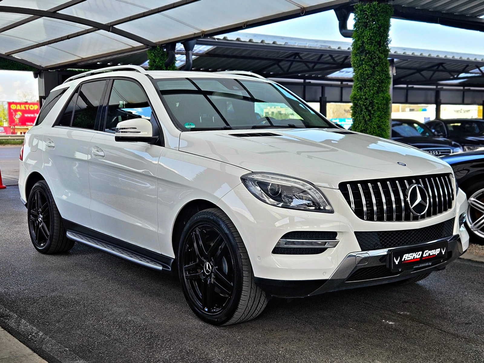 Mercedes-Benz ML 350 AMG/GERMANY/HARMAN/HEAD UP/ПОДГРЕВ/AIRMAT/ПАМЕТ/LI, снимка 3 - Автомобили и джипове - 54234383