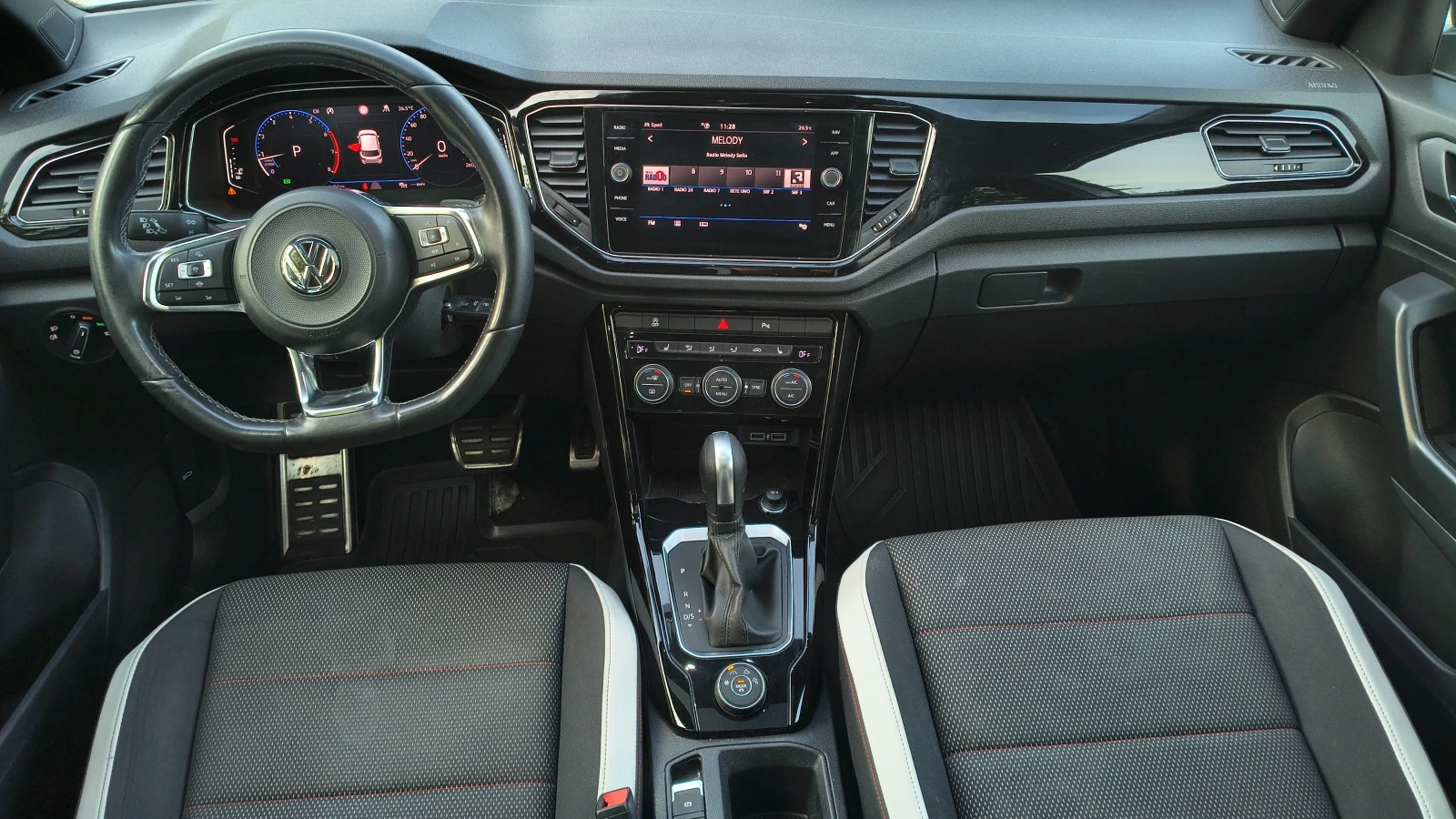 VW T-Roc 2.0-TFSI_4m, снимка 11 - Автомобили и джипове - 55113556