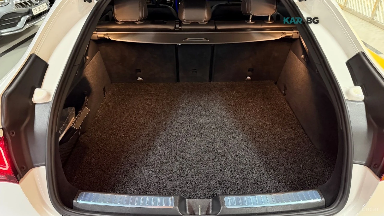 Mercedes-Benz GLC 220 AMG* ПАМЕТ* ПОДГРЕВ* КАМЕРА* , снимка 11 - Автомобили и джипове - 56170116