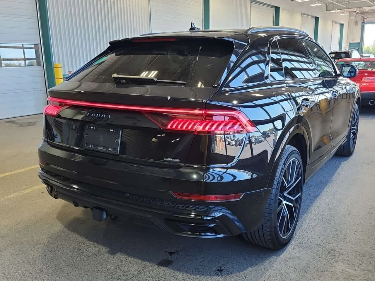 Audi Q8 / ОБДУХВАНЕ / 2 КЛЮЧА / ПАНОРАМА / 360 , снимка 2 - Автомобили и джипове - 56208988