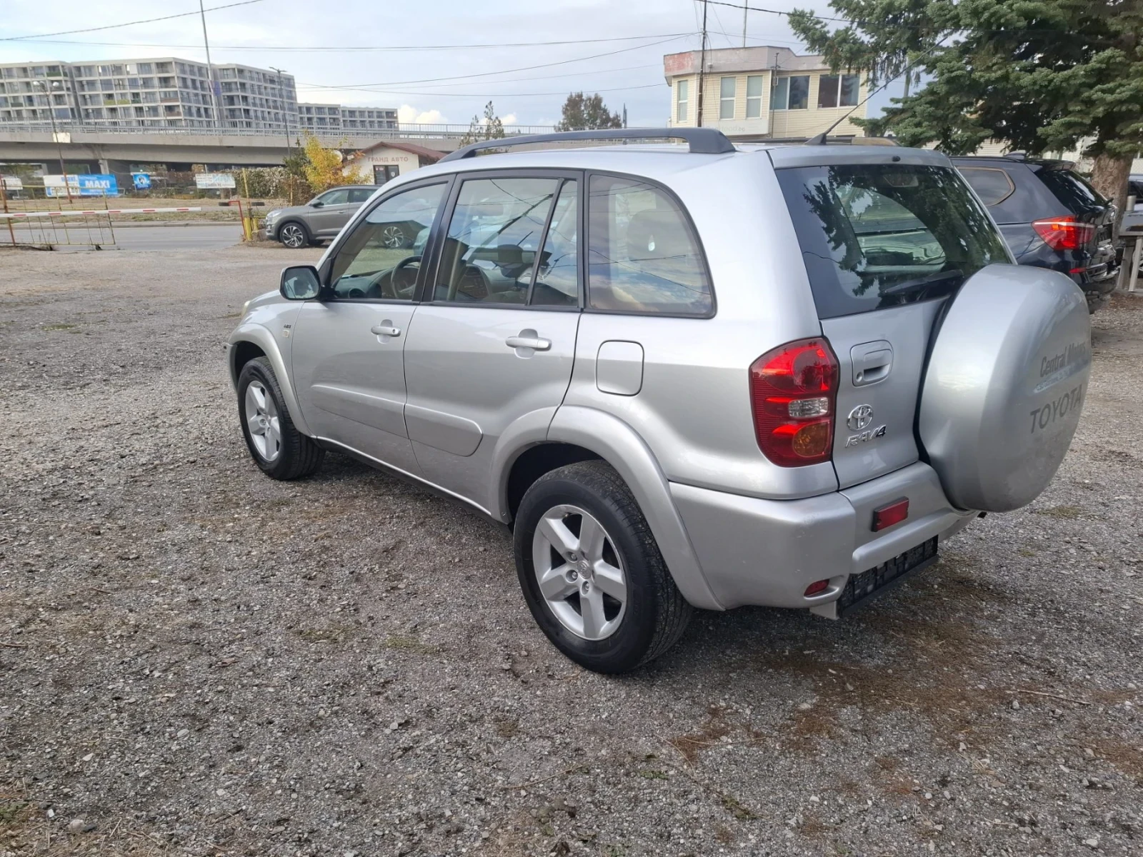 Toyota Rav4 2.0i, снимка 6 - Автомобили и джипове - 56546251