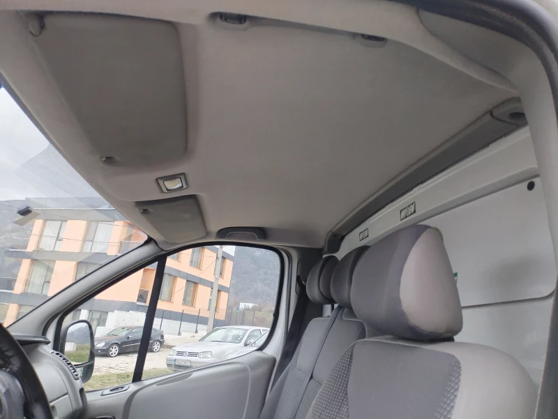 Opel Vivaro 2.0 CDTI 6Ск Климатик Мулти волан Facelift , снимка 16 - Бусове и автобуси - 53565371