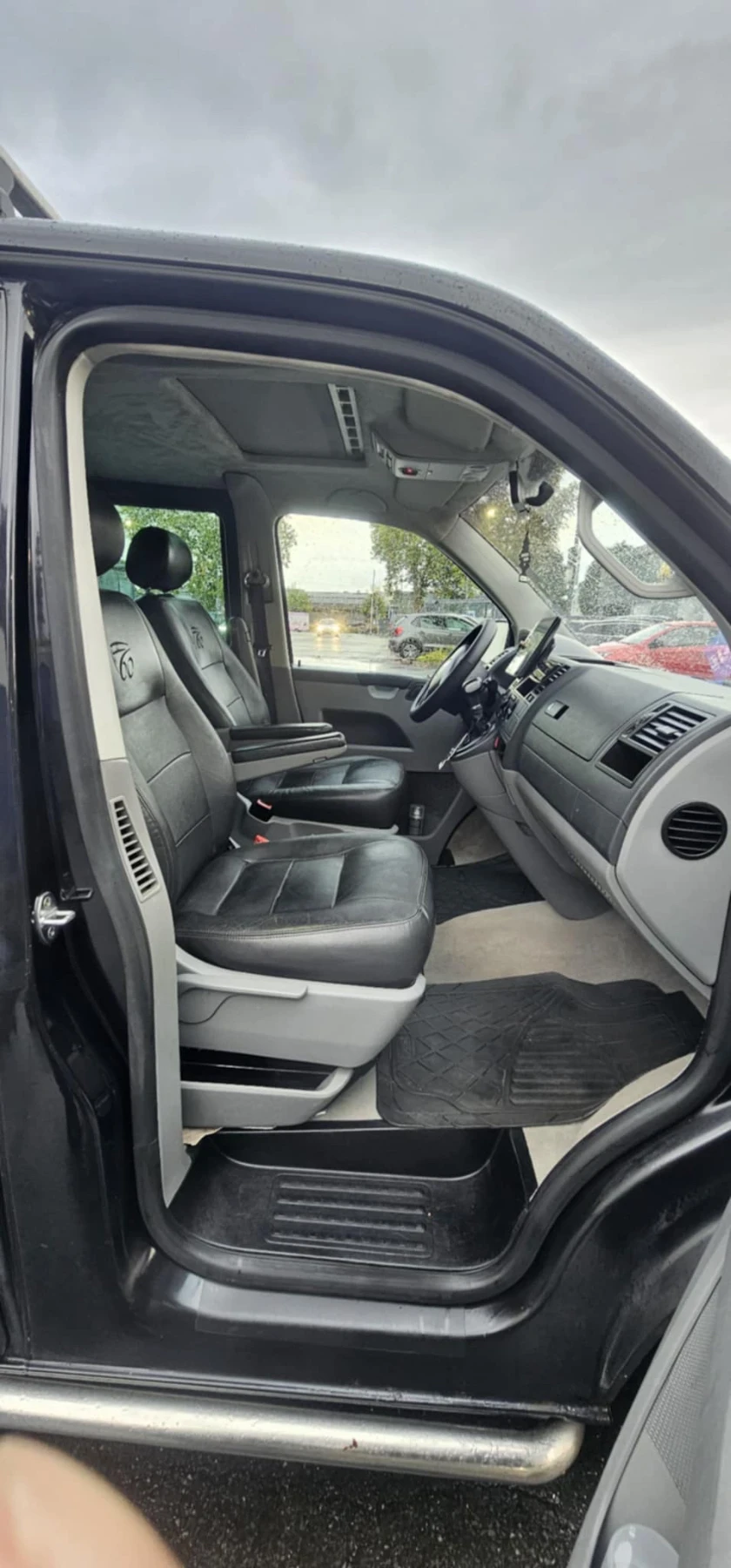 VW T5, снимка 11 - Бусове и автобуси - 54348169