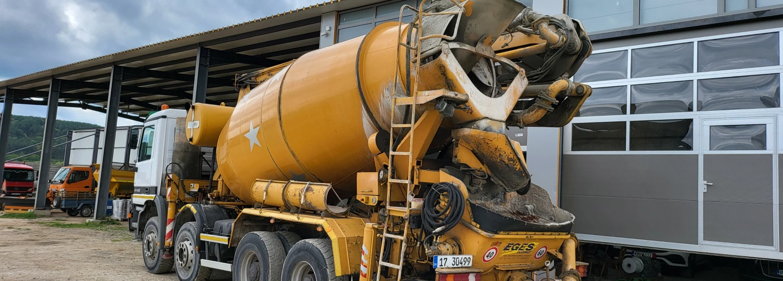 Бетон помпа Mercedes-Benz  - изображение 2