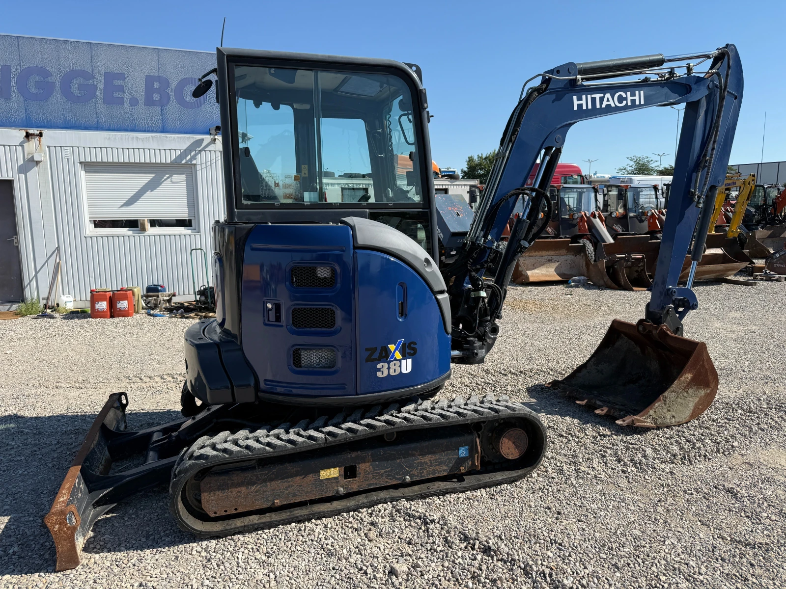 Багер Hitachi ZX 38U-5A, снимка 13 - Индустриална техника - 55239064