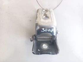 Панта врата предна лява горна Пежо 3008