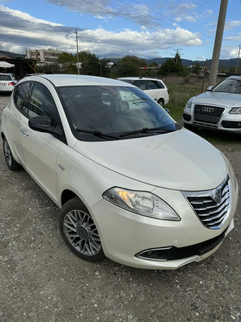 Lancia Ypsilon Automatic , снимка 5 - Автомобили и джипове - 47526223