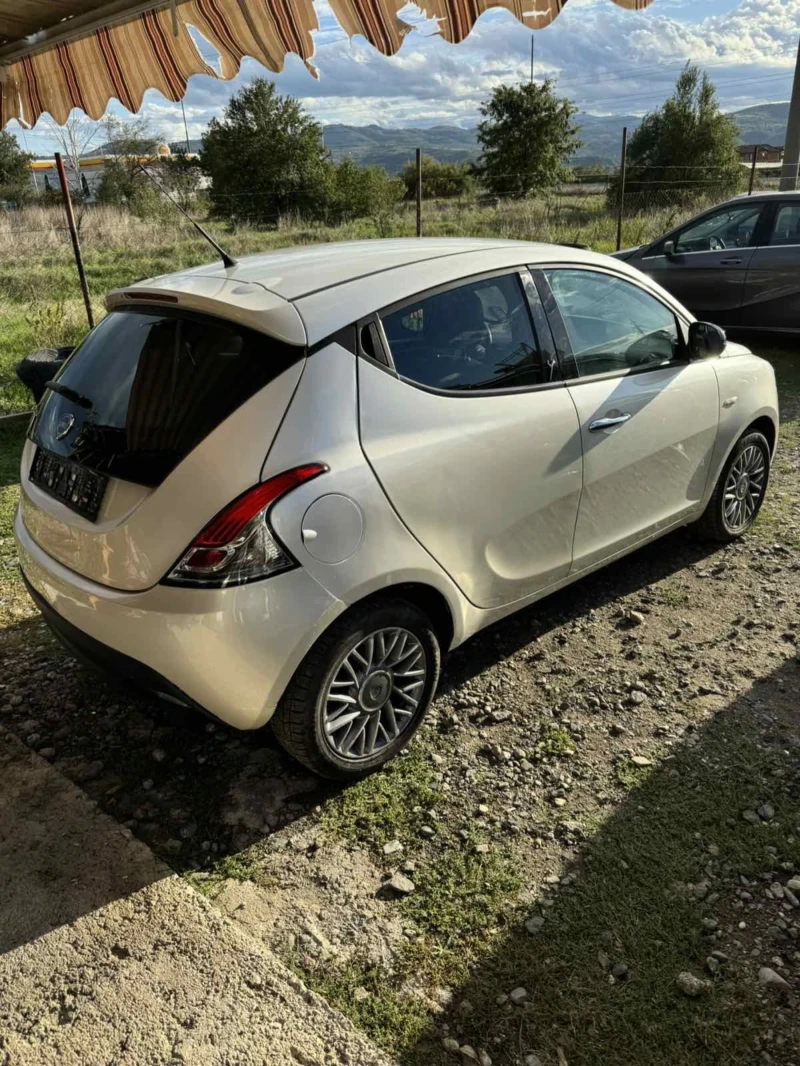 Lancia Ypsilon Automatic , снимка 6 - Автомобили и джипове - 47526223