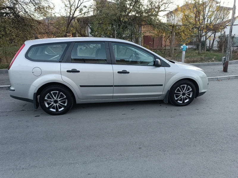 Ford Focus 1.6HDI90к.с.КЛИМА, снимка 8 - Автомобили и джипове - 47883536