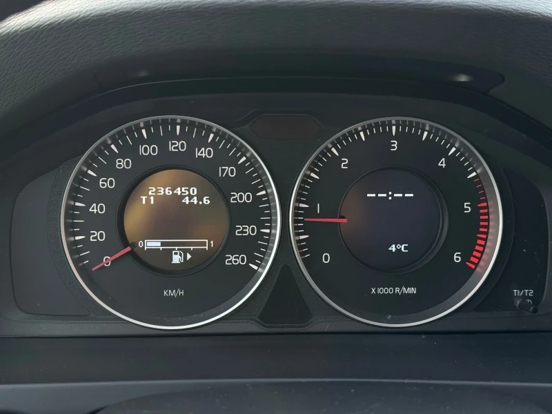 Volvo V60 2.4D5 163к.с * Климатроник* * Италия* , снимка 16 - Автомобили и джипове - 52822470