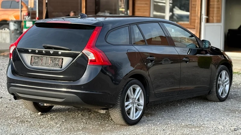 Volvo V60 2.4D5 163к.с * Климатроник* * Италия* , снимка 6 - Автомобили и джипове - 52822470