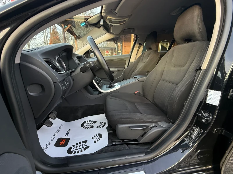 Volvo V60 2.4D5 163к.с * Климатроник* * Италия* , снимка 12 - Автомобили и джипове - 52822470