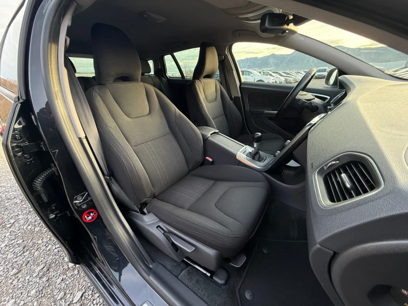 Volvo V60 2.4D5 163к.с * Климатроник* * Италия* , снимка 13 - Автомобили и джипове - 52822470
