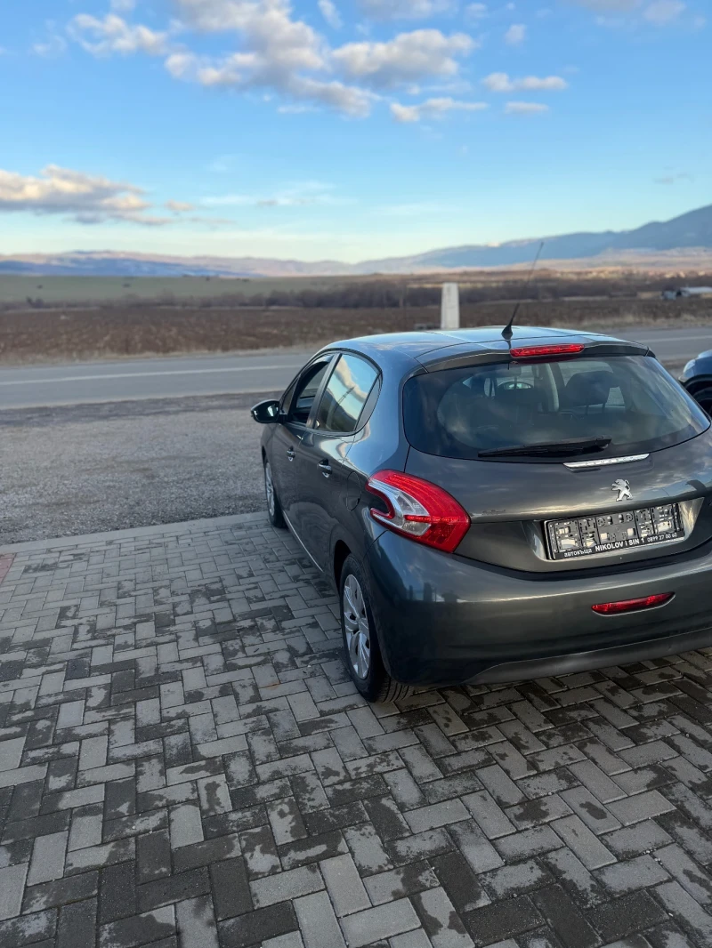 Peugeot 208, снимка 6 - Автомобили и джипове - 53302408
