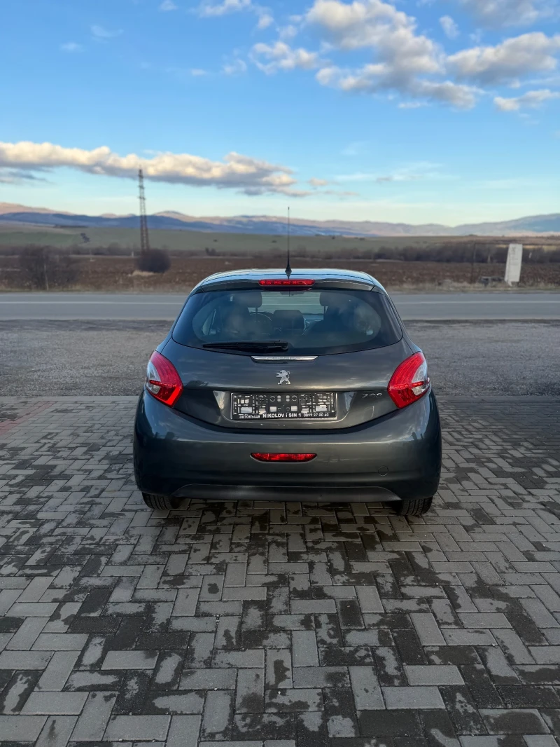 Peugeot 208, снимка 4 - Автомобили и джипове - 53302408