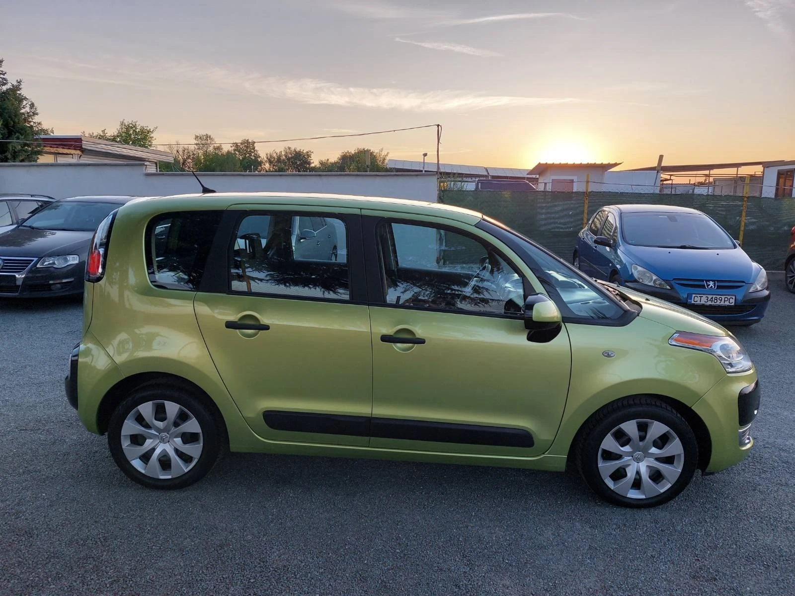 Citroen C3 Picasso 1.4 - изображение 3