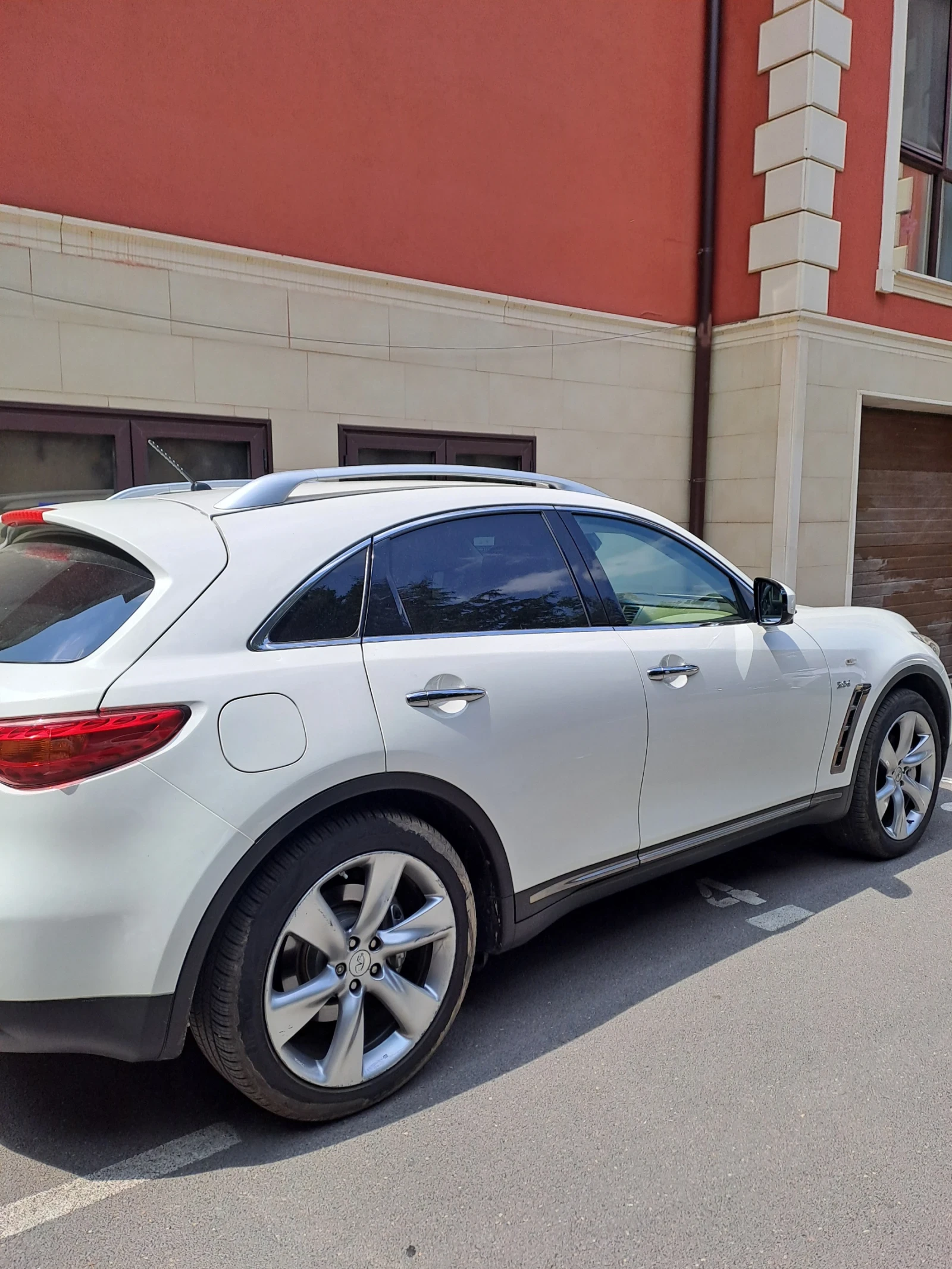 Infiniti QX70 S премиум оборудване  - изображение 3