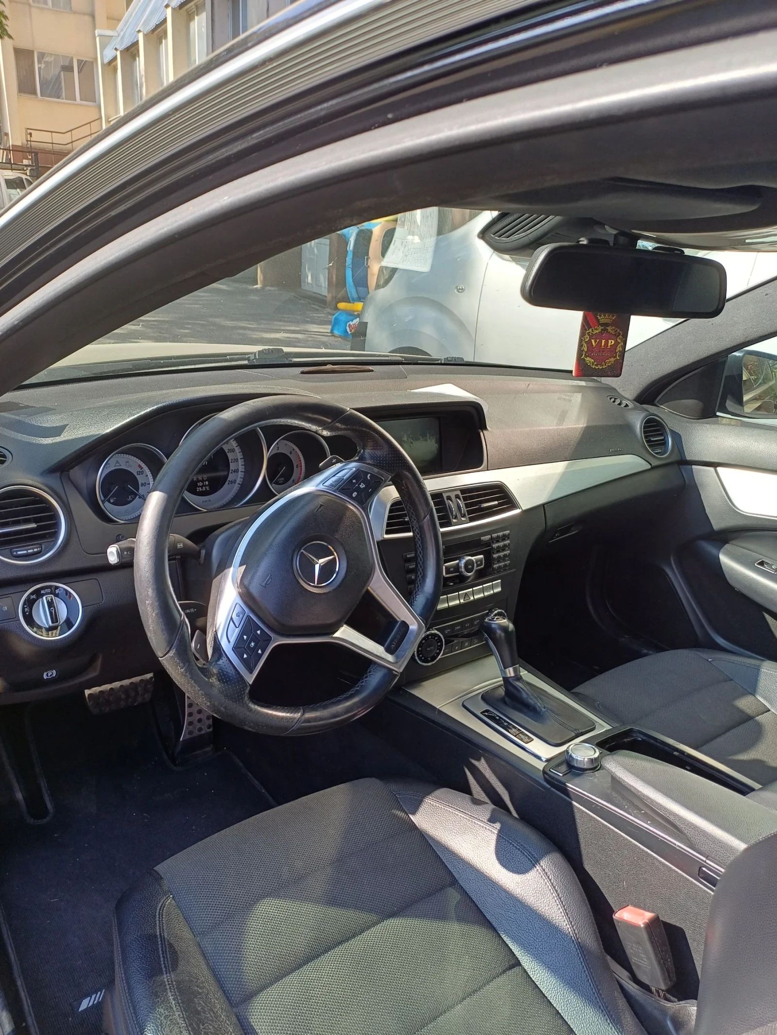 Mercedes-Benz C 220 AMG Line - изображение 5