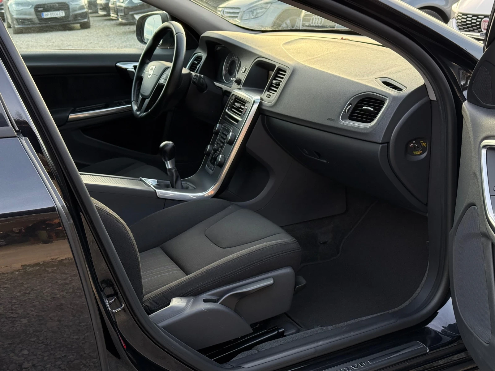 Volvo V60 2.4D5 163�.� * �����������* * ������*  | Mobile.bg � ����������� 11