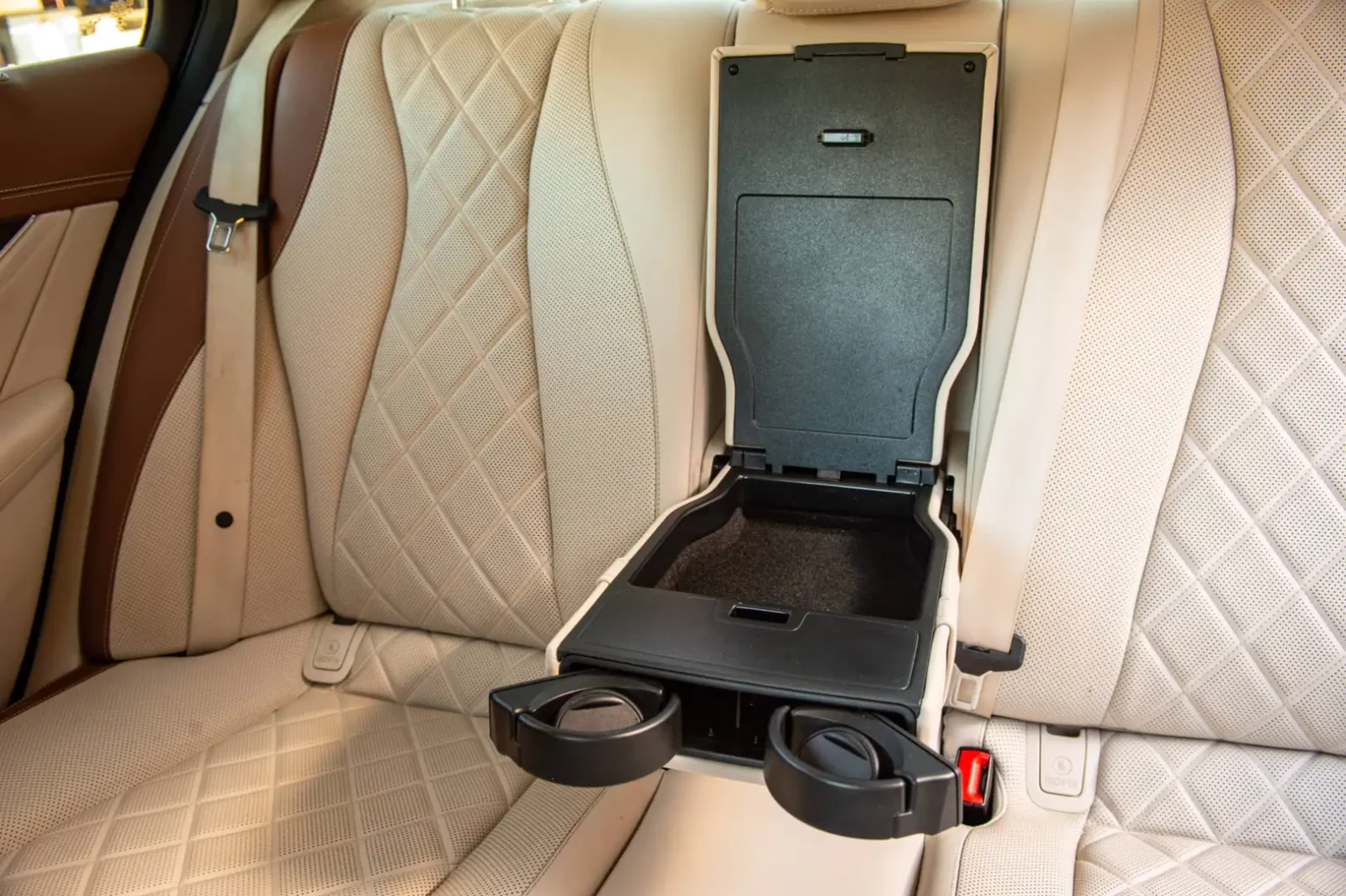 Mercedes-Benz E 400 4MATIC* DESIGNO* BURMESTER* PANO* KEYLESS | Mobile.bg � ����������� 14