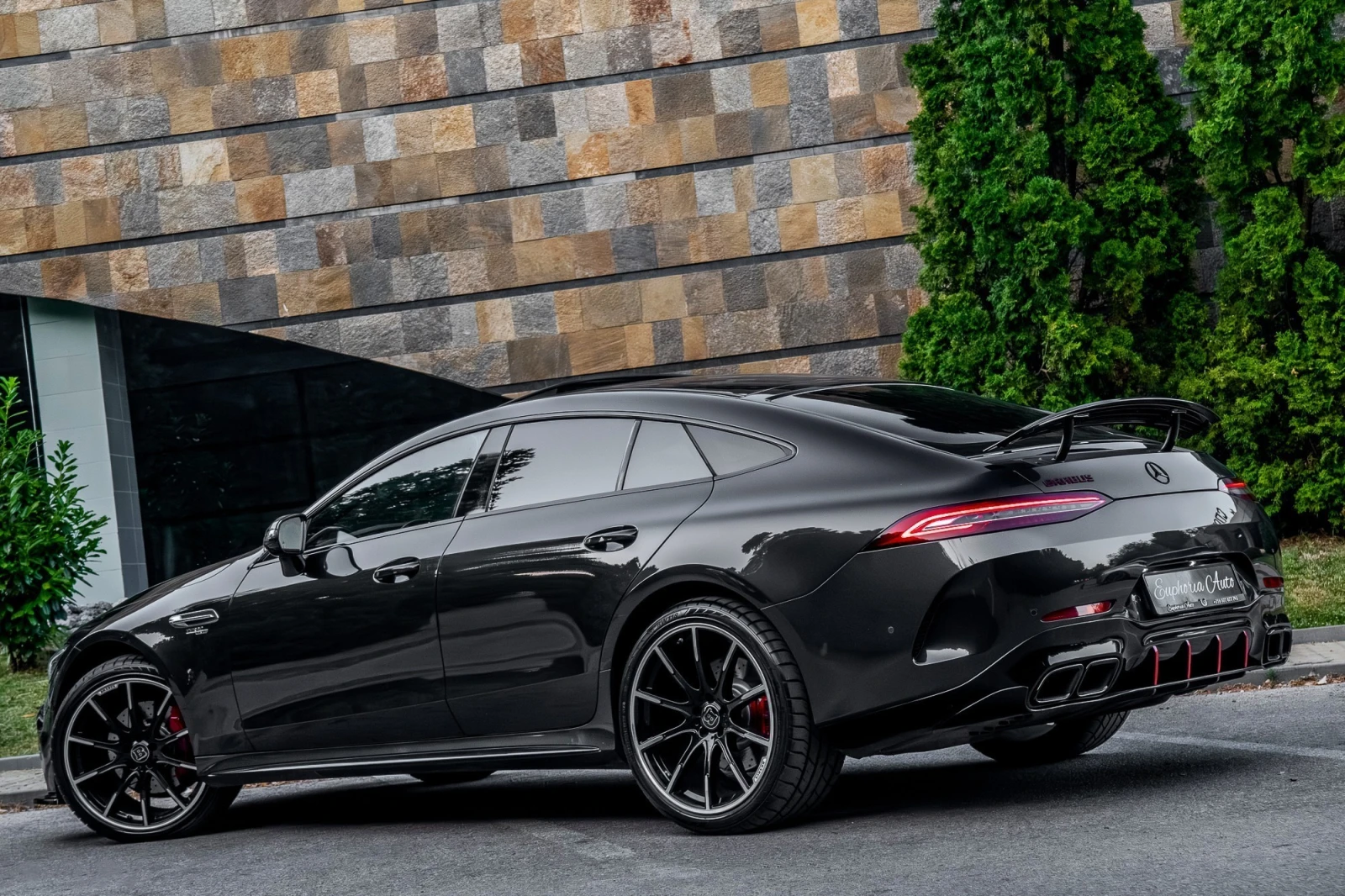 Mercedes-Benz AMG GT 6.3PACK* BI-TURBO* 4MATIC* 450HP* BRABUS* 3xTV, снимка 3 - Автомобили и джипове - 53773519