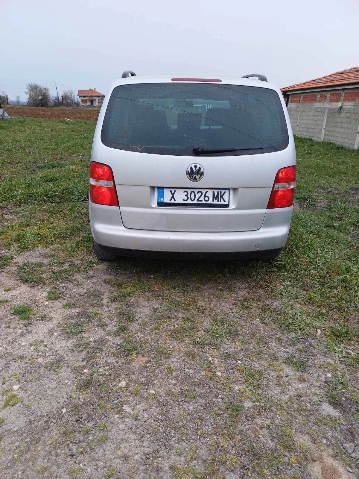 VW Touran, снимка 2 - Автомобили и джипове - 54726138
