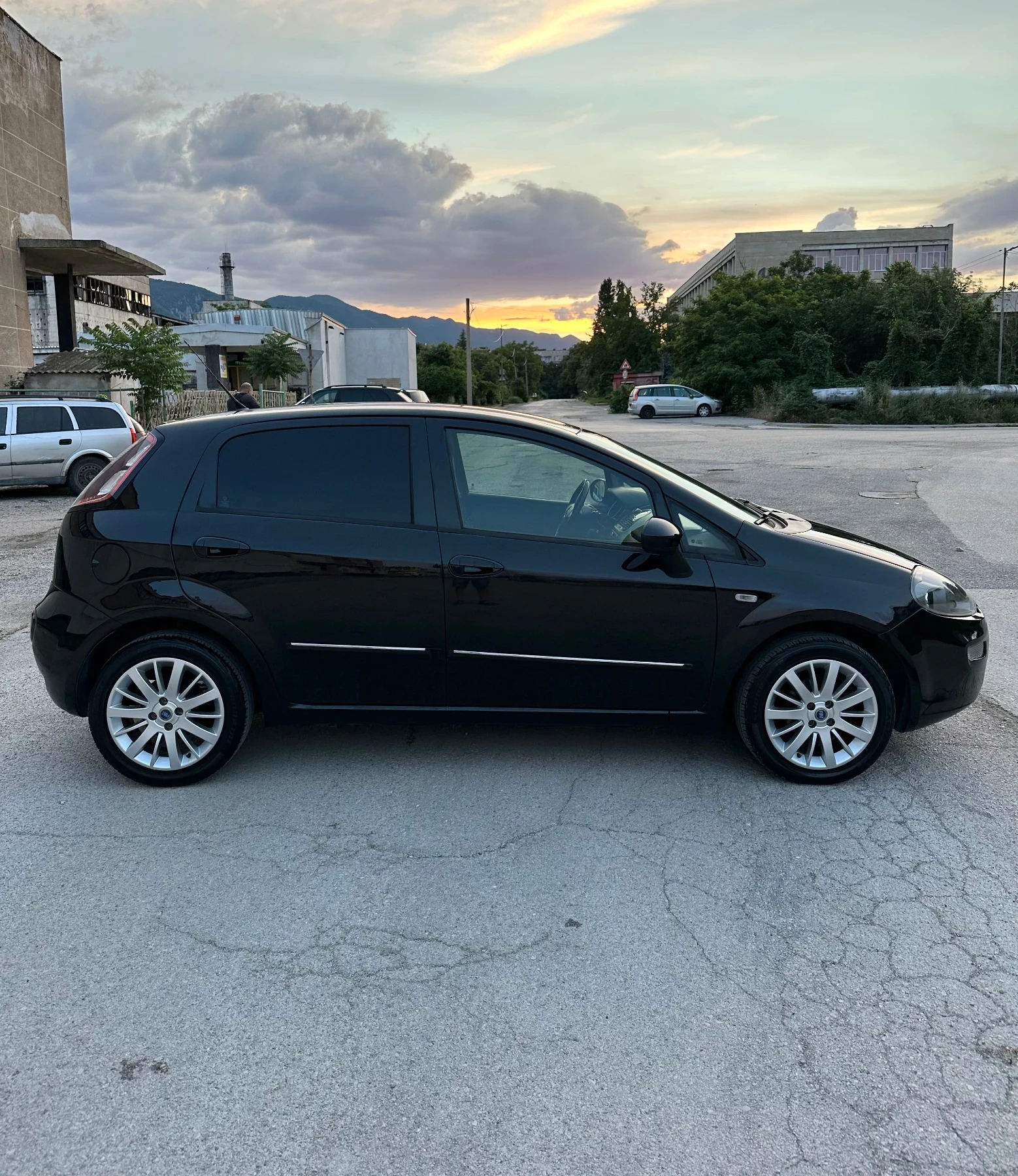 Fiat Punto 1.2i / EVO, снимка 5 - Автомобили и джипове - 54896207