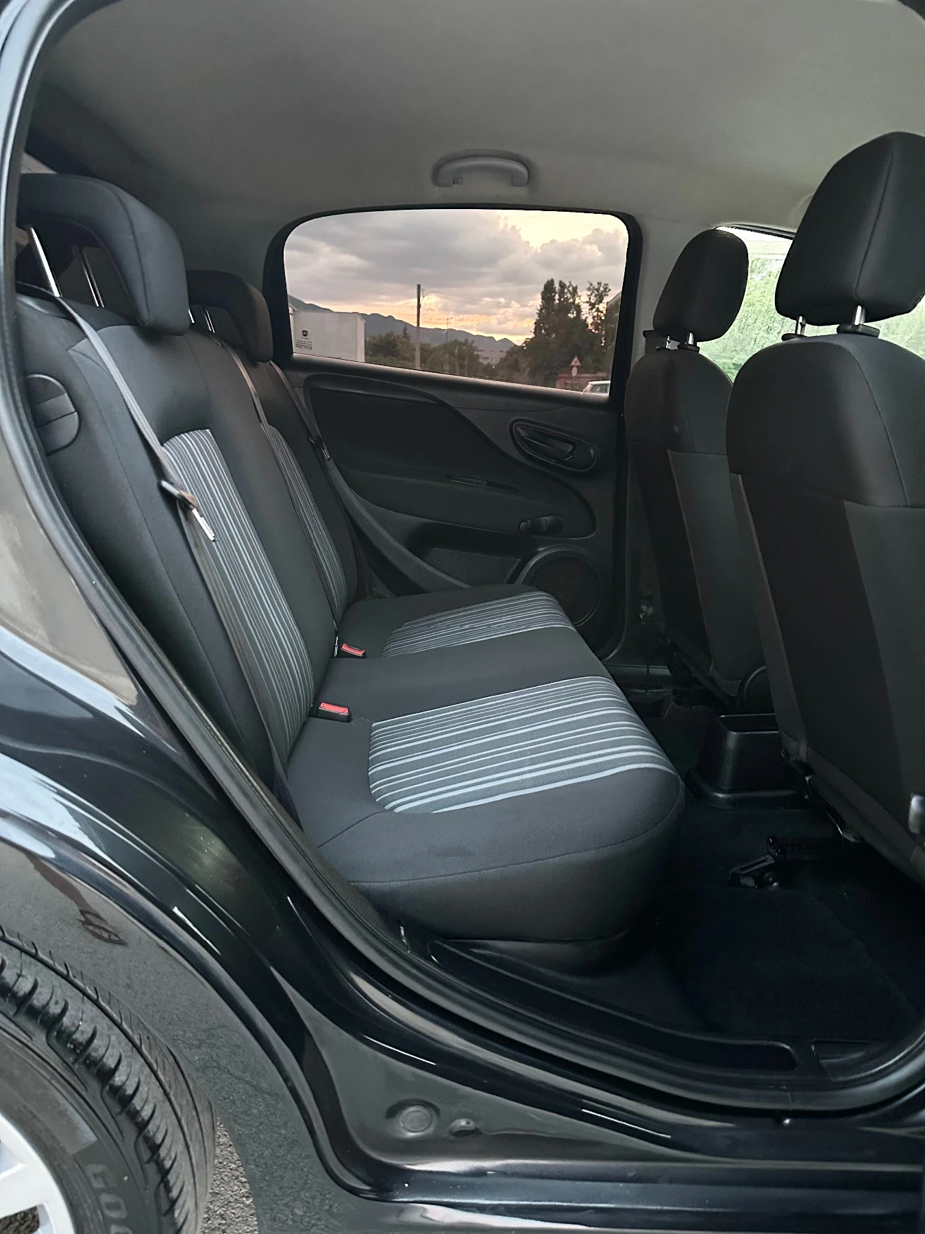 Fiat Punto 1.2i / EVO, снимка 11 - Автомобили и джипове - 54896207