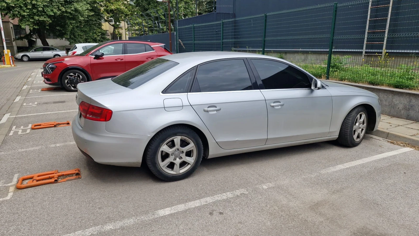 Audi A4 2.0Дизел Автоматик, снимка 2 - Автомобили и джипове - 55035997