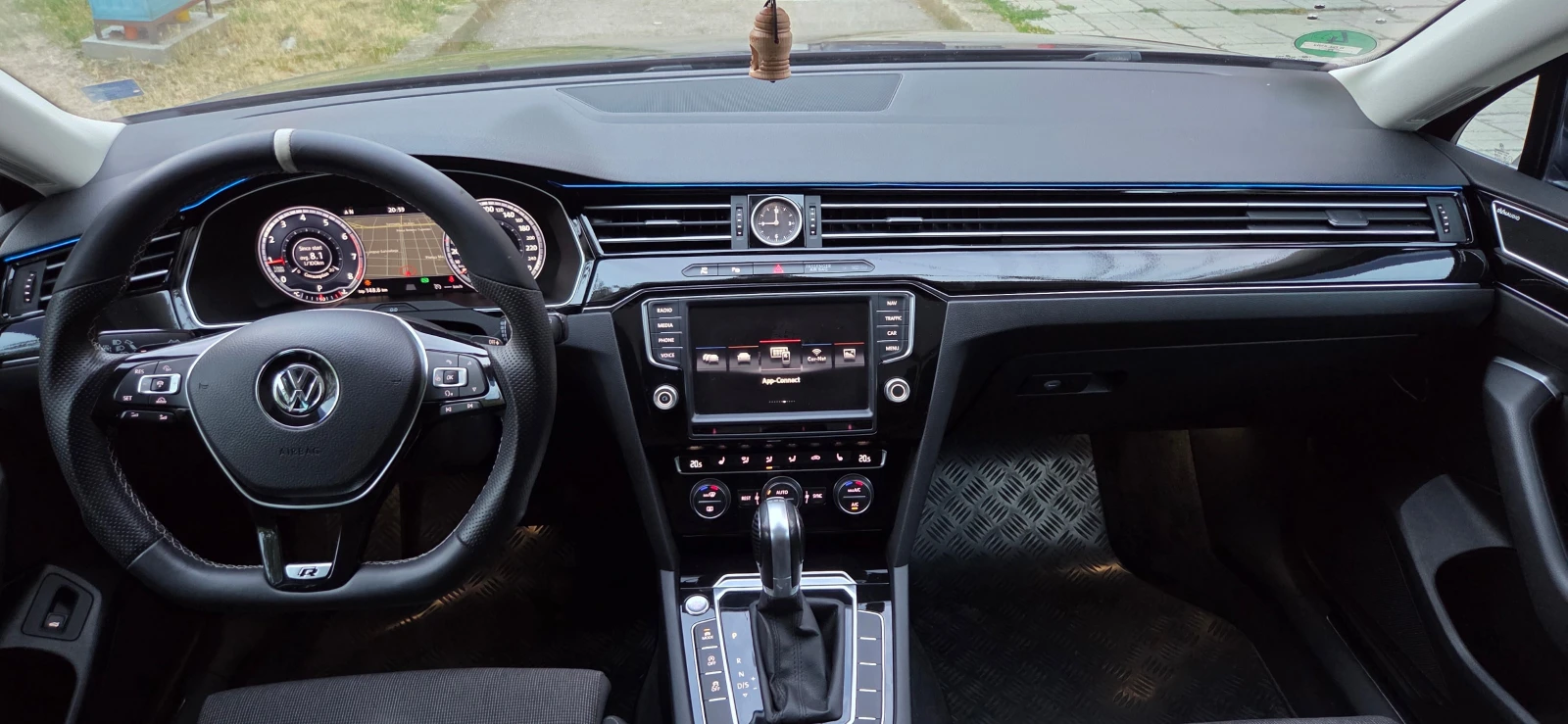 VW Passat, снимка 15 - Автомобили и джипове - 55244943